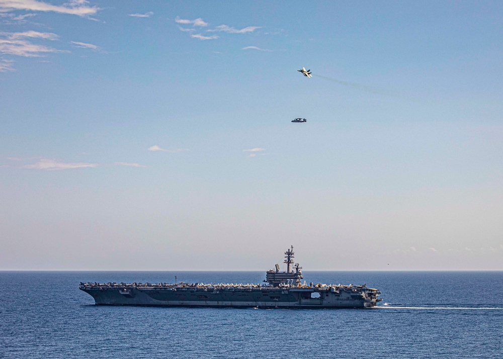 DVIDS - Images - E-2D Hawkeye and an E/A-18G Growler land aboard USS ...