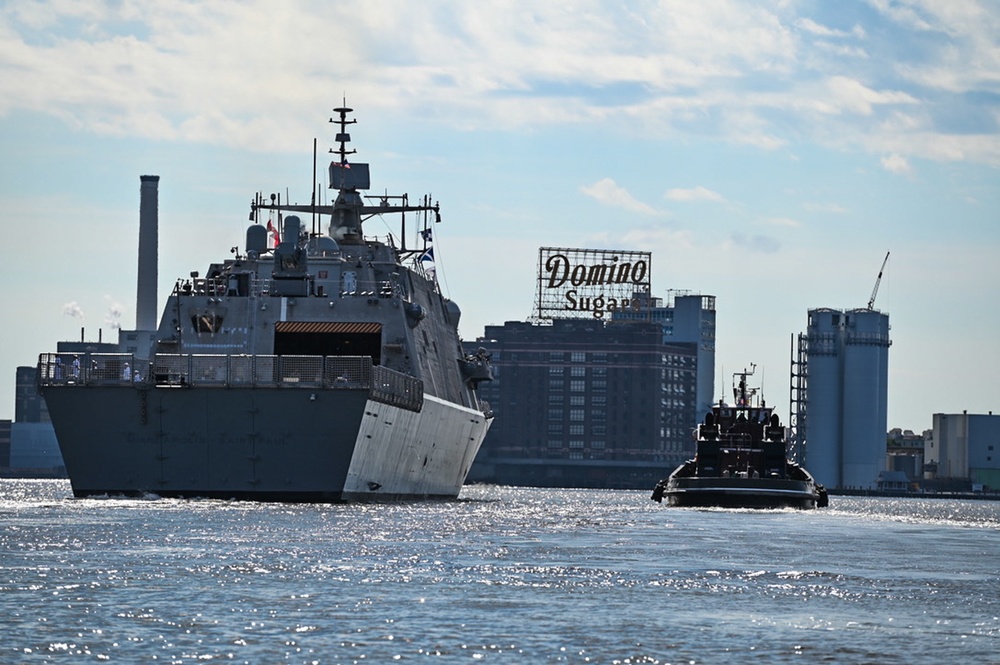 Coast Guard crews escort ships out of Baltimore Harbor during Fleet Week 2022