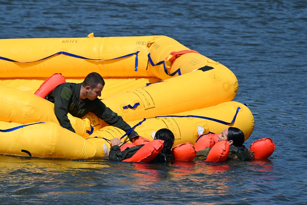 Fort Dix – 514 AMW Amphibious Lake Survival TAC 03B Training 9 Sept 2022