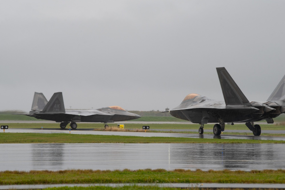 90 EFS F-22 Raptors arrive in Norway