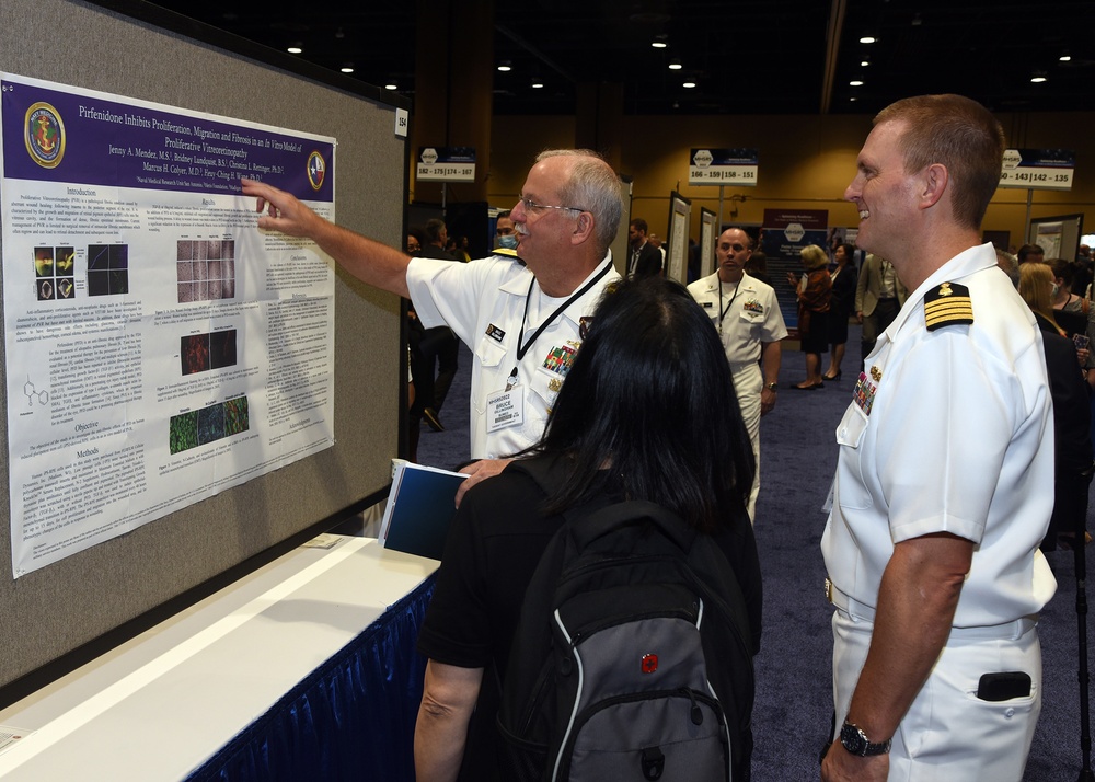 Navy Surgeon General visit with NAMRU San Antonio during 2022 Military Health System Research Symposium