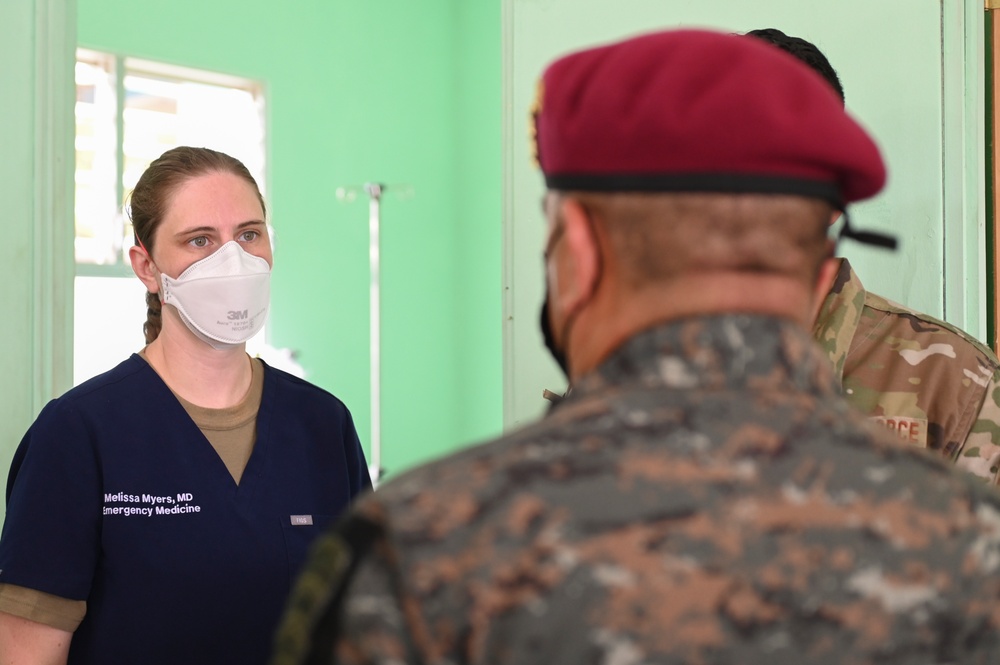 Guatemalan Special Forces DVs visit EHET site