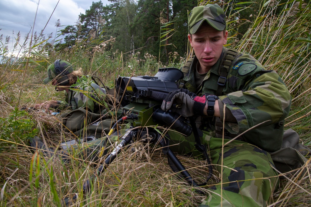 Swedish and U.S. Marines decimate a live fire mortar range