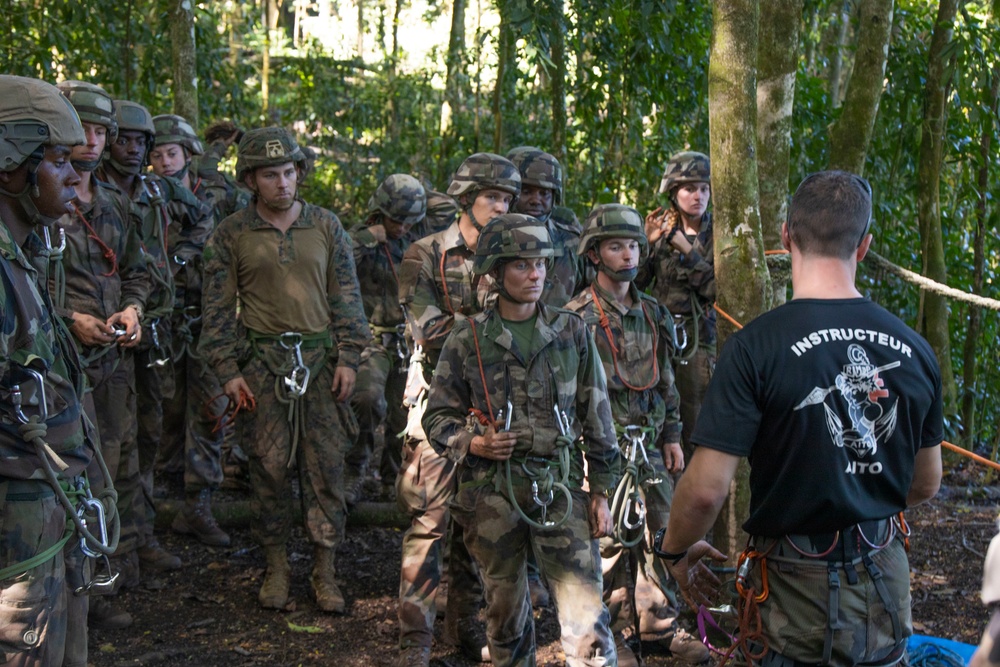 MARFORPAC Marines Conduct Rappelling During the French Armed Forces AITO Course