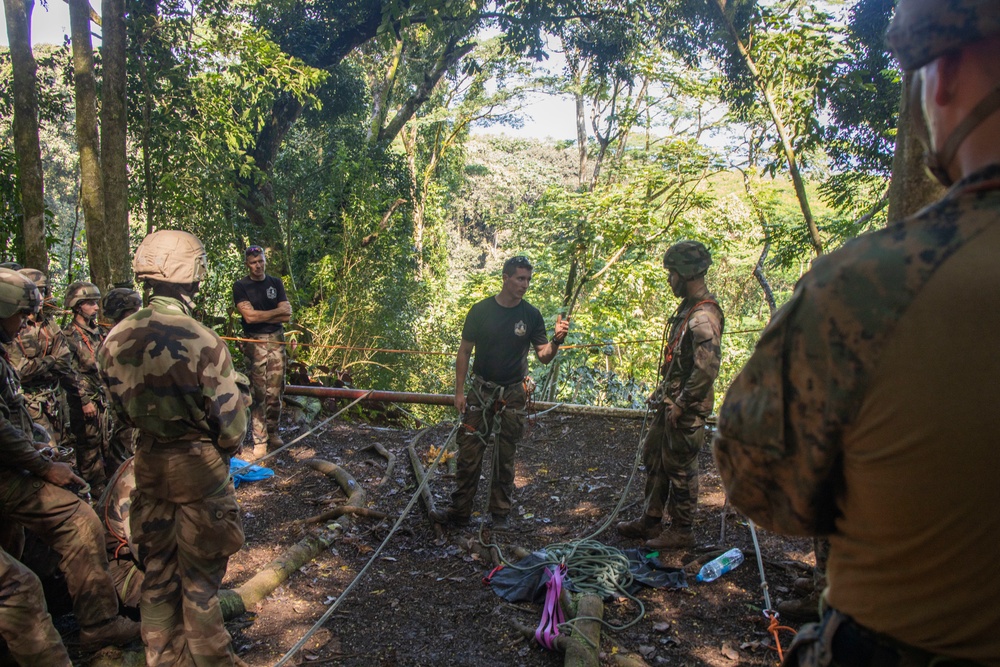 MARFORPAC Marines Conduct Rappelling During the French Armed Forces AITO Course