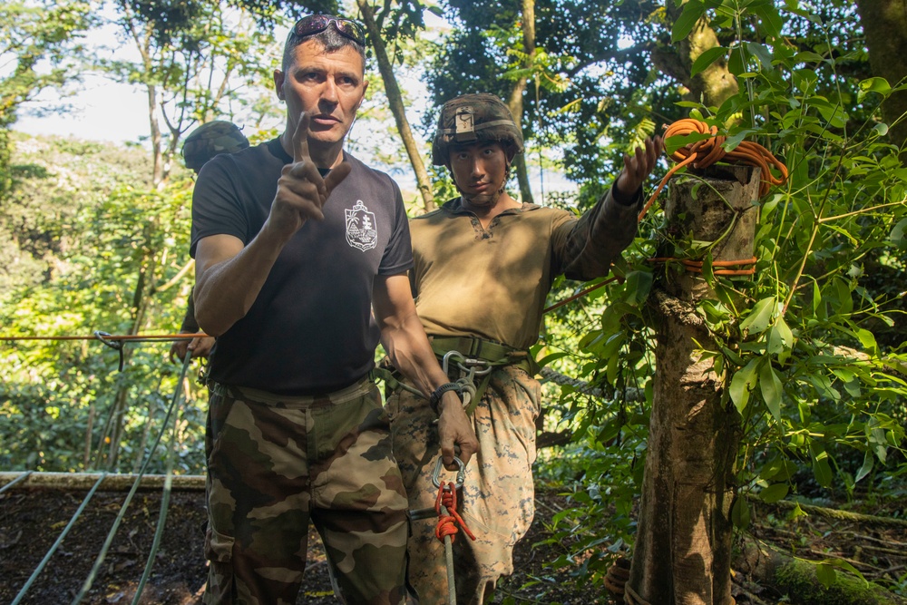 MARFORPAC Marines Conduct Rappelling During the French Armed Forces AITO Course