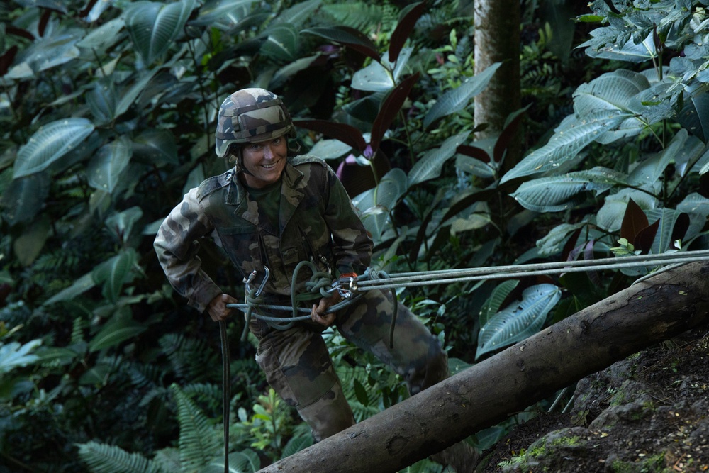 MARFORPAC Marines Conduct Rappelling During the French Armed Forces AITO Course