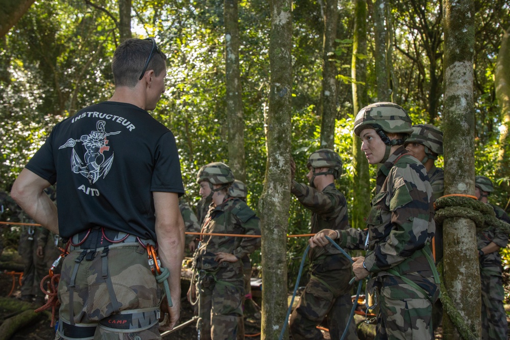 MARFORPAC Marines Conduct Rappelling During the French Armed Forces AITO Course