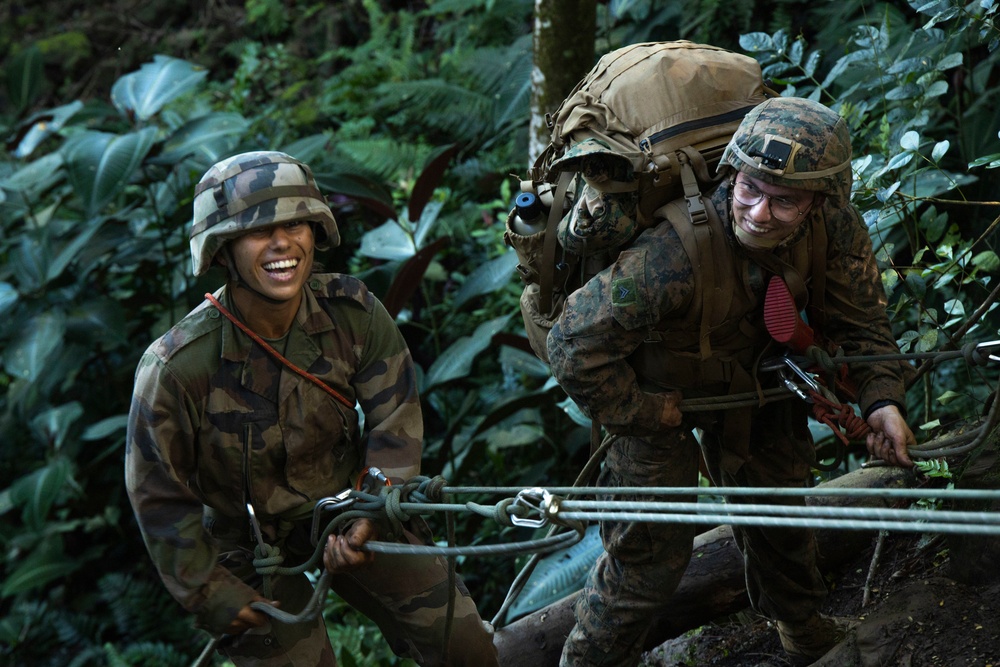 MARFORPAC Marines Conduct Rappelling During the French Armed Forces AITO Course