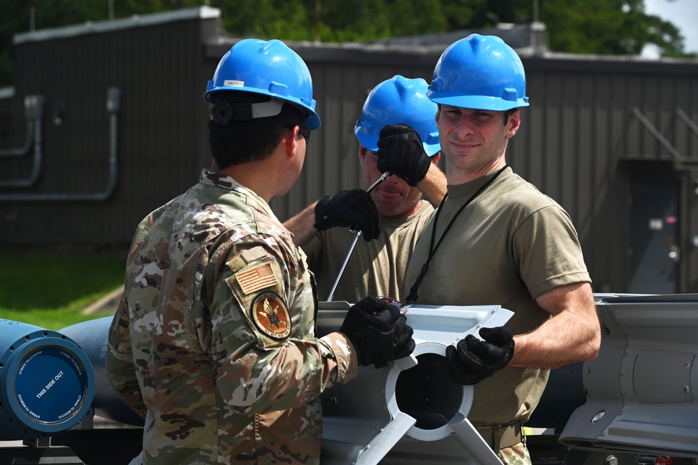 169th Maintenance Squadron Munitions Shop Conducts Bomb Assembly