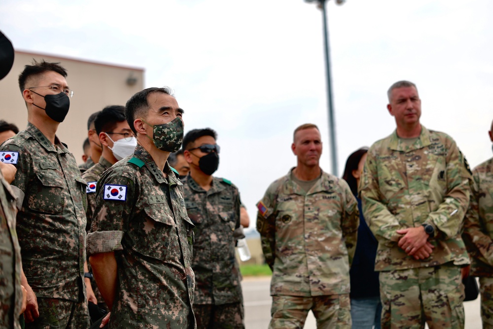 ROKA 5th Corps General Visits 2nd Combat Aviation Brigade