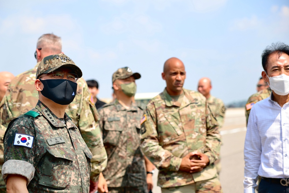 ROKA 2nd Operations Command General Visits 2nd Combat Aviation Brigade