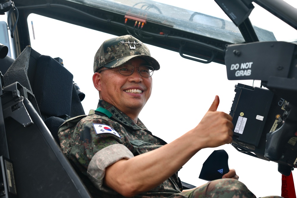 ROKA 2nd Operations Command General Visits 2nd Combat Aviation Brigade