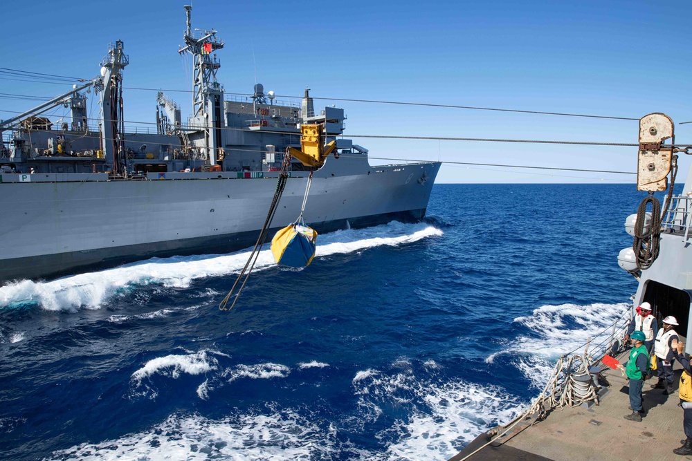 USS Truxtun (DDG 103) Performs Replenishment-at-Sea