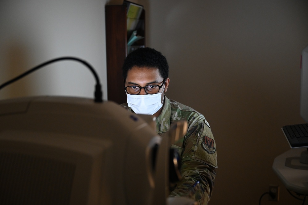 Airmen step up to lead 633d MDG clinic