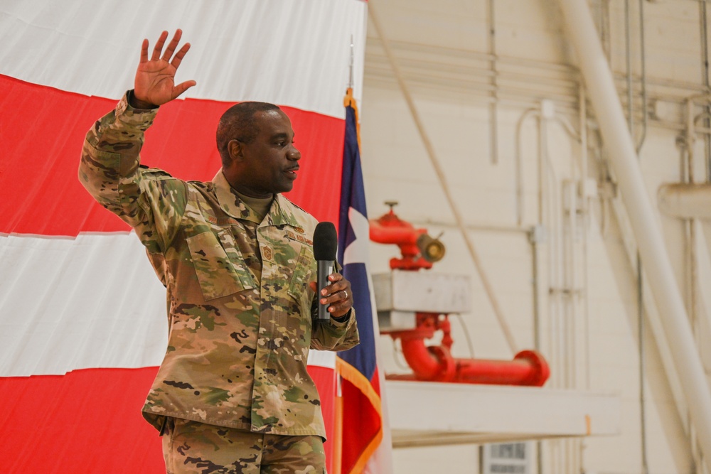 ANG Command Chief visits 136th Airlift Wing