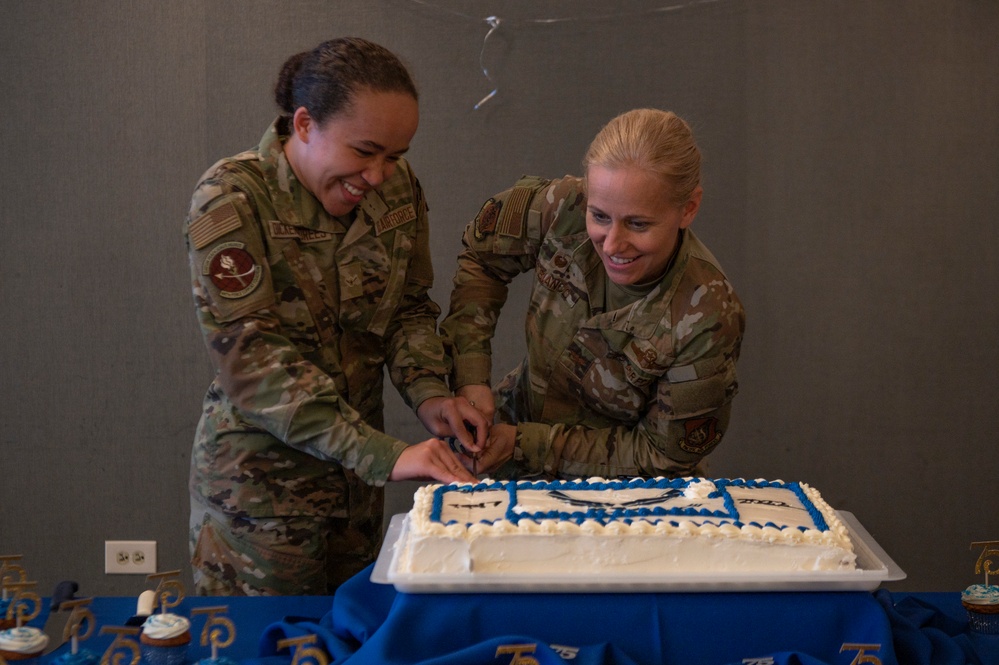 JBPHH honors 75th Air Force birthday