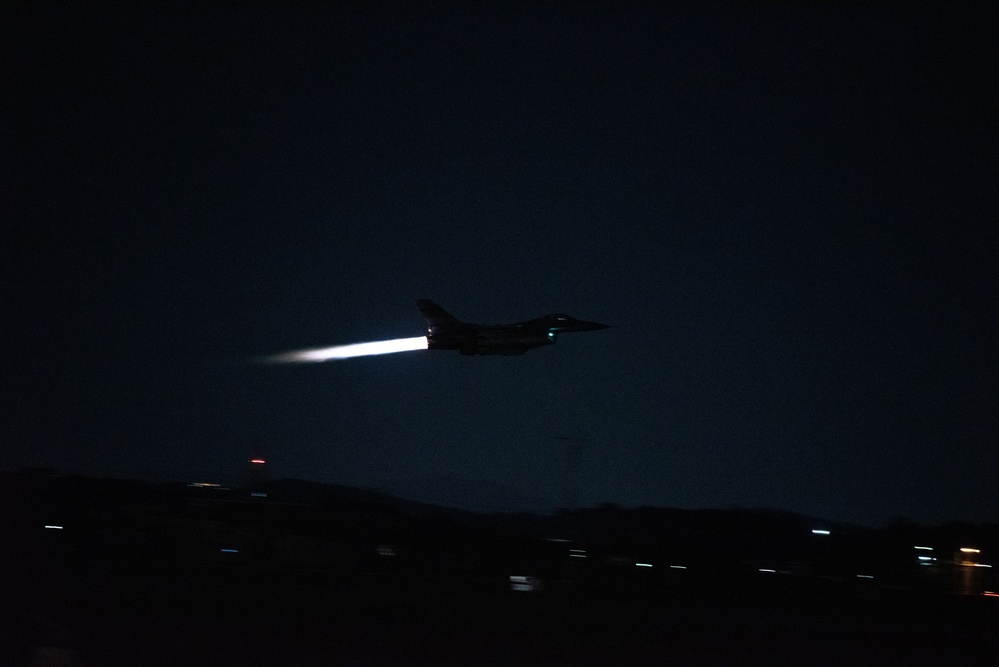 36th and 25th FS perform night ops