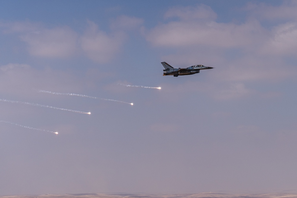 F-16 deploys flares