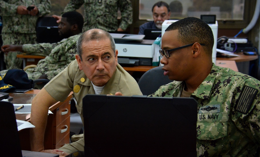 Multinational Forces in the &quot;white cell&quot; during UNITAS LXIII