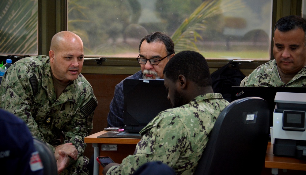 Multinational Forces in the &quot;white cell&quot; during UNITAS LXIII