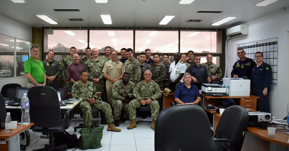 Multinational Forces in the &quot;white cell&quot; during UNITAS LXIII