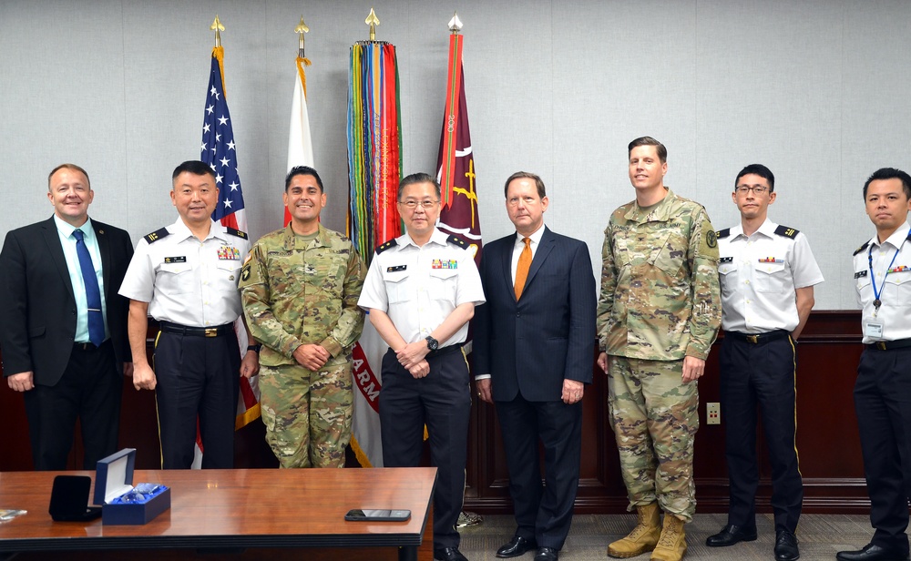 Maj. Gen. Toshimitsu Ito, Commandant, Medical Service School, Japan Ground Self-Defense Force, visited the U.S. Army Medical Center of Excellence.