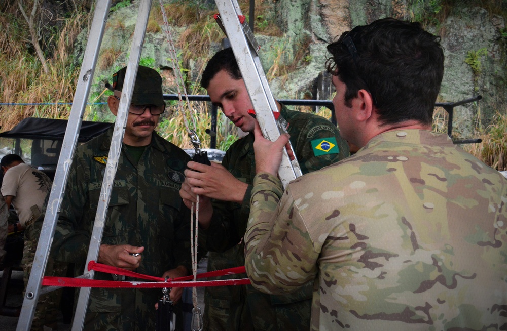 UNITAS LXIII: EOD Team works with Brazilian Navy
