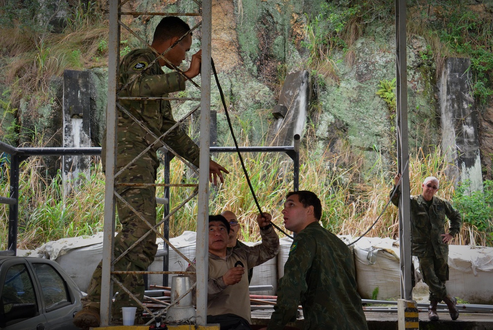 UNITAS LXIII: EOD Team works with Brazilian Navy