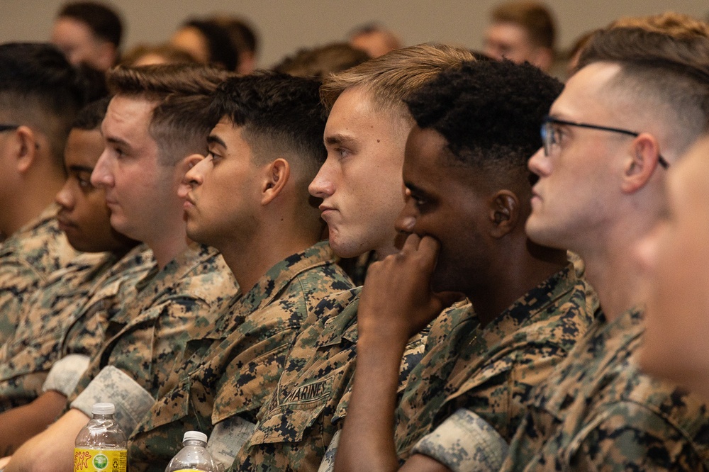 Eric Weddle discusses rest and recovery with Marines on Camp Pendleton