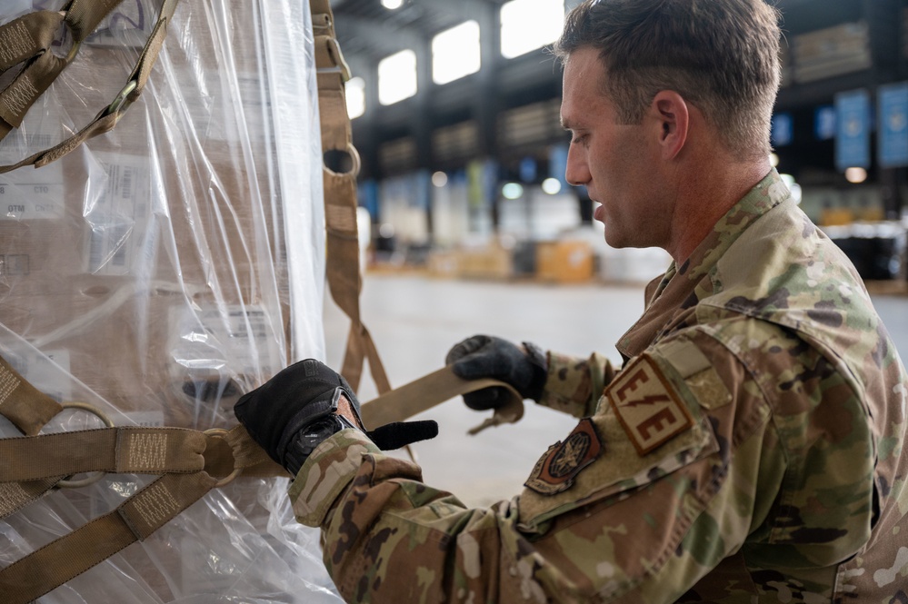 436th MXS Airmen help support 436th APS mission surge