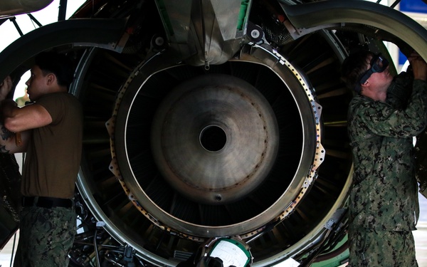 VP-47  PERFORMS MAINTENANCE