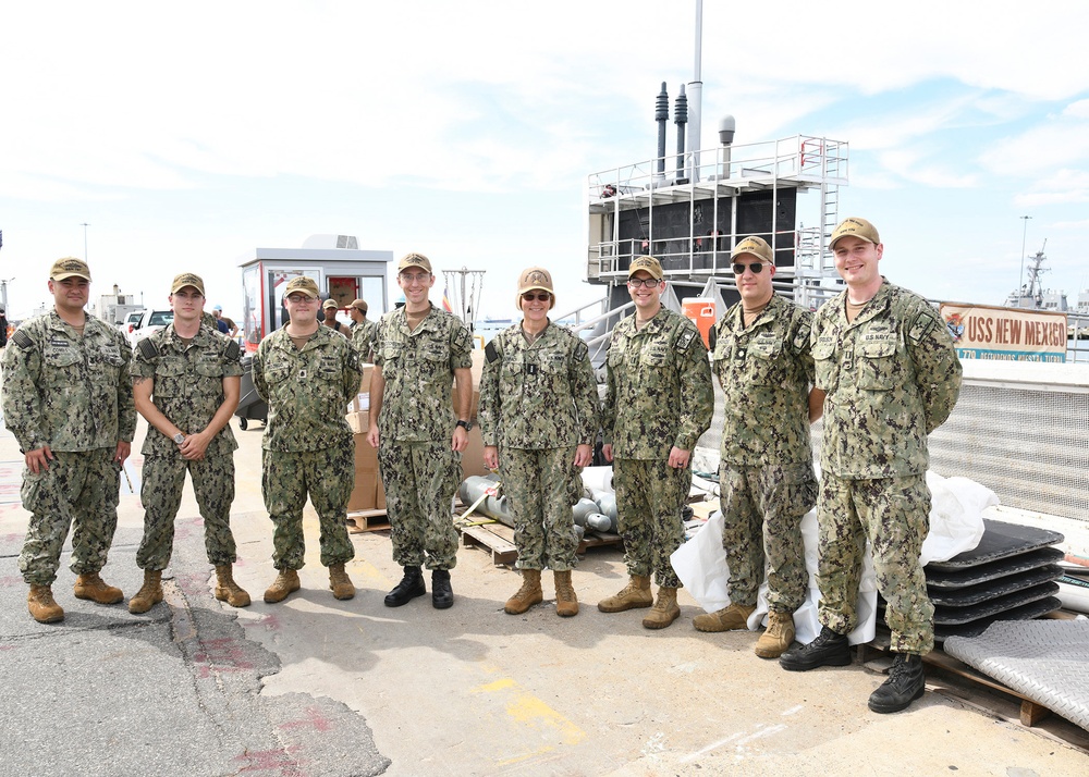 Vice Adm. Kelly Aeschbach tours USS New Mexico (SSN-779)