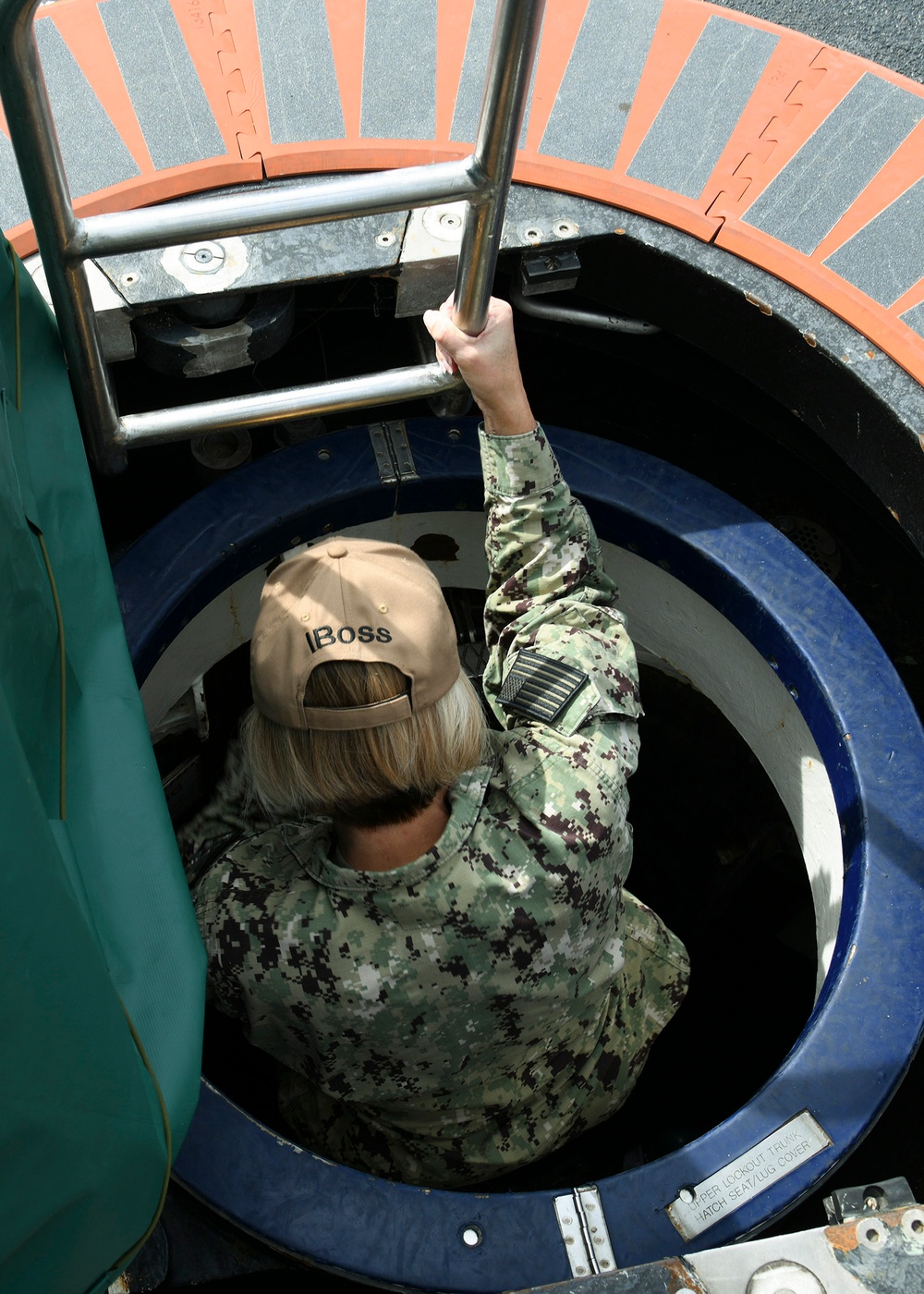 Vice Adm. Kelly Aeschbach tours USS New Mexico (SSN-779)