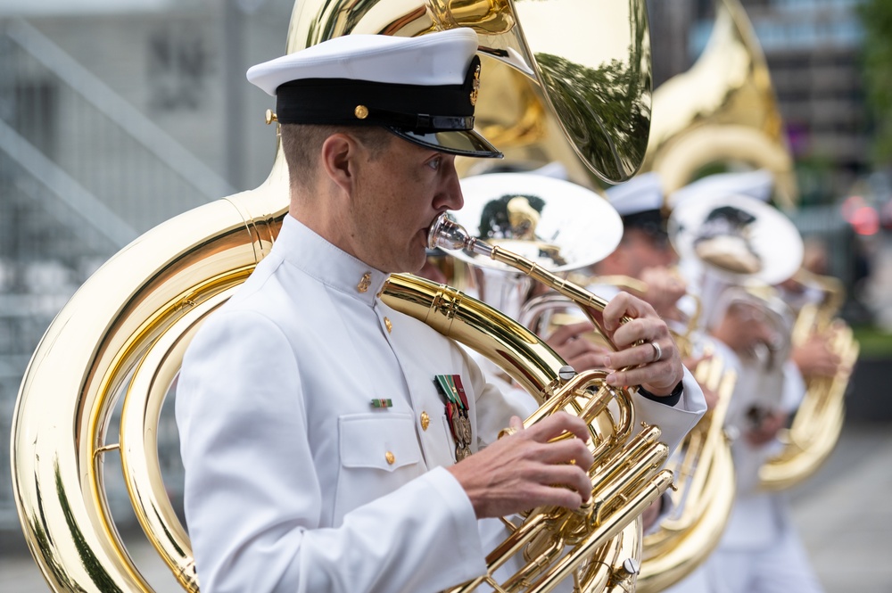 Navy Band participates in Oslo parade