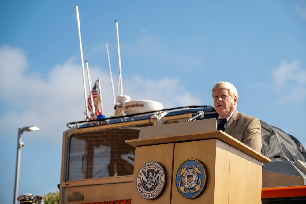 Coast Guard holds ribbon cutting ceremony for new Vallejo search and rescue facility 