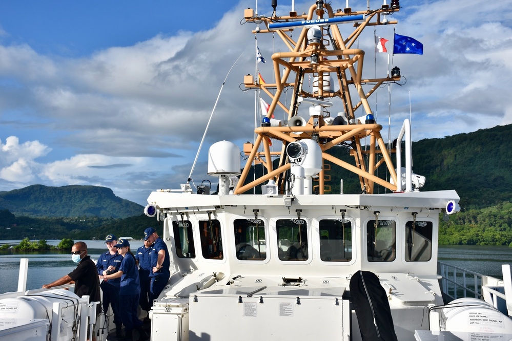 USCGC Oliver Henry arrives in Pohnpei