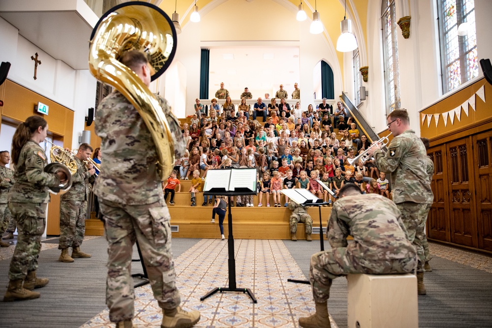 101st shares their stories during the 78th Anniversary of Market Garden