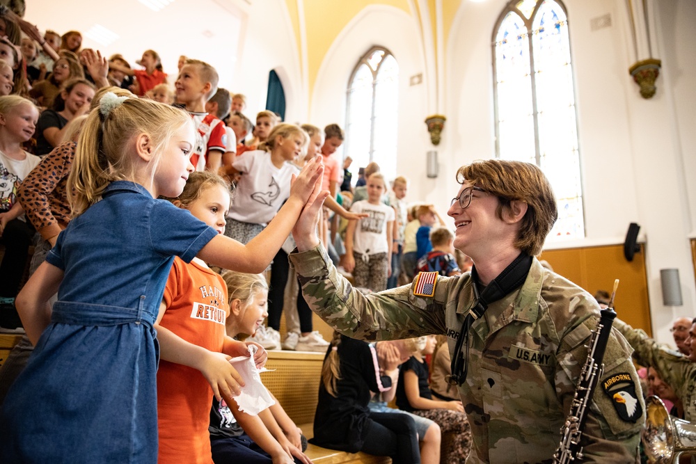 101st shares their stories during the 78th Anniversary of Market Garden