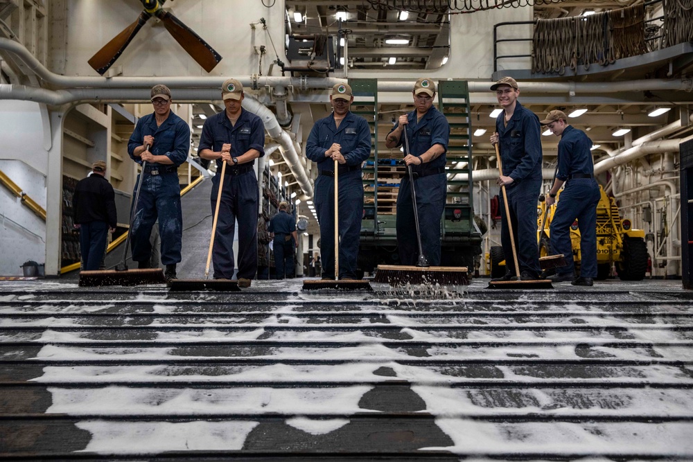 USS Arlington, 22nd MEU agricultural washdown