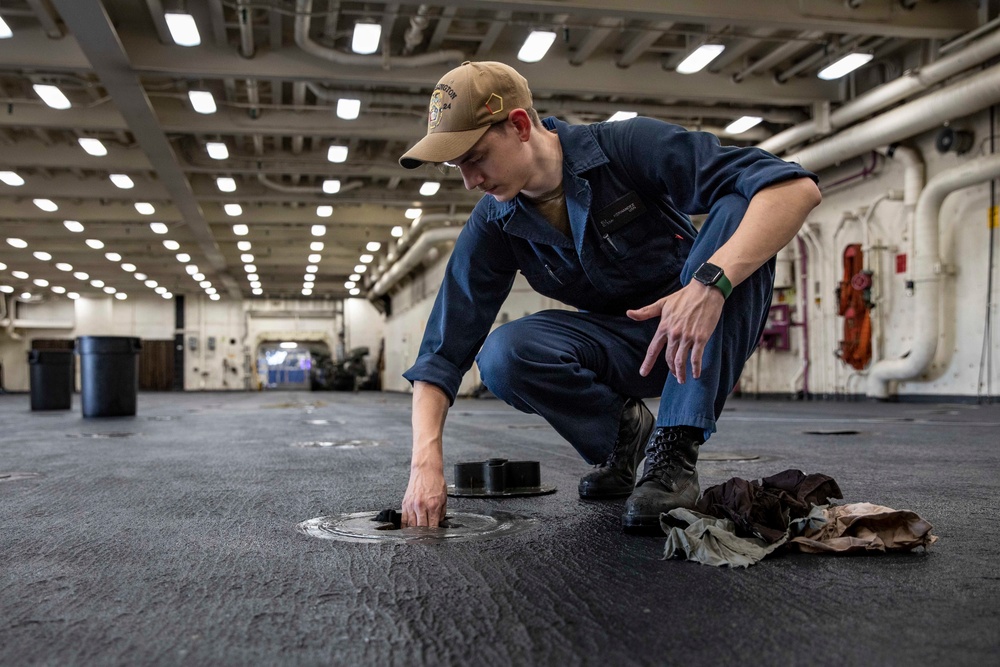 USS Arlington, 22nd MEU agricultural washdown