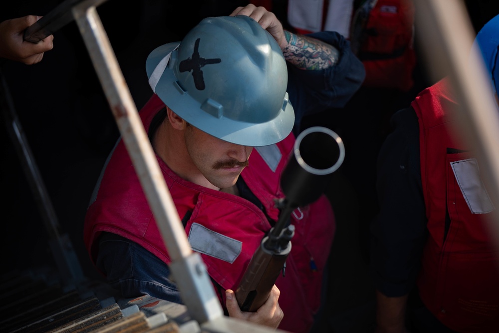 USS Ramage Conducts Replenishment-at-Sea