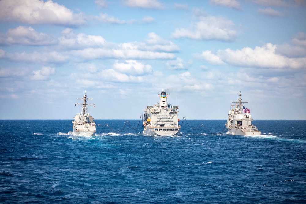 USS Ramage Conducts Replenishment-at-Sea