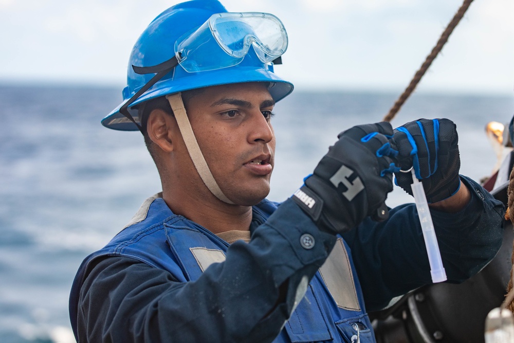 USS Ramage Conducts Replenishment-at-Sea