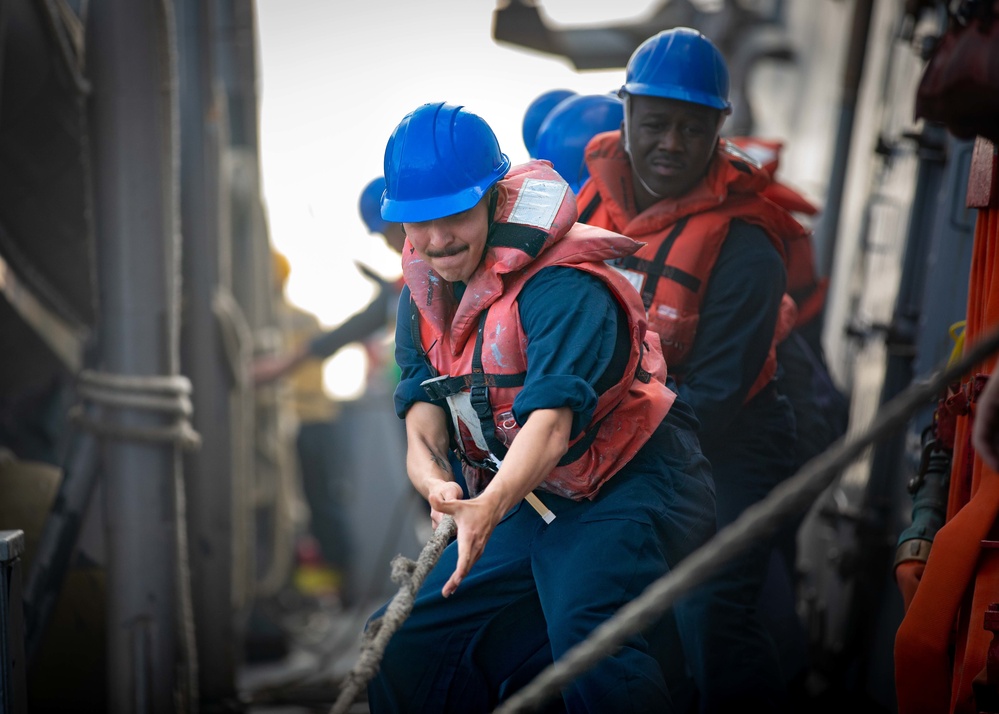 USS Ramage Conducts Replenishment-at-Sea