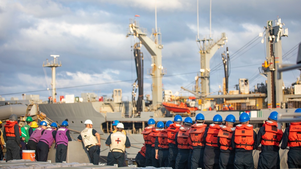 USS Ramage Conducts Replenishment-at-Sea