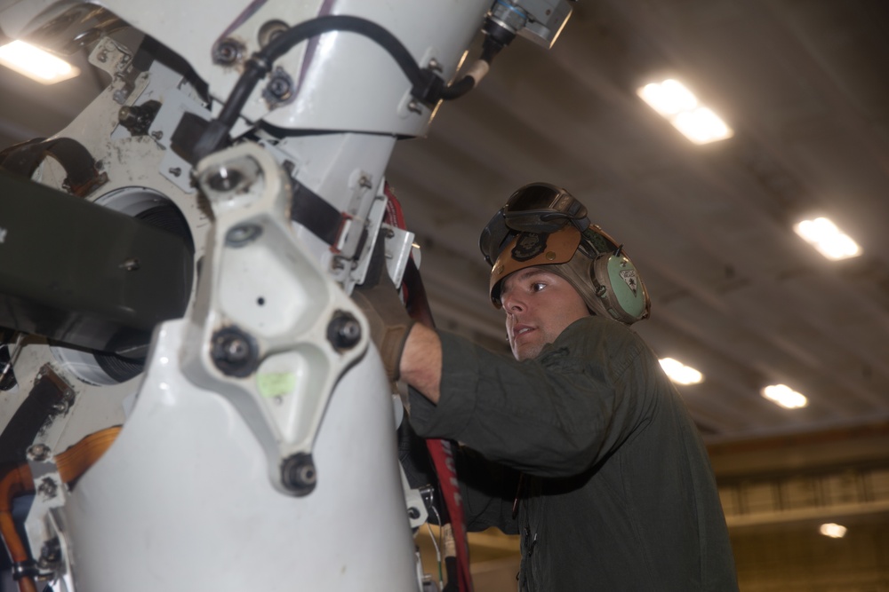 MV-22 Osprey Propeller Replacement