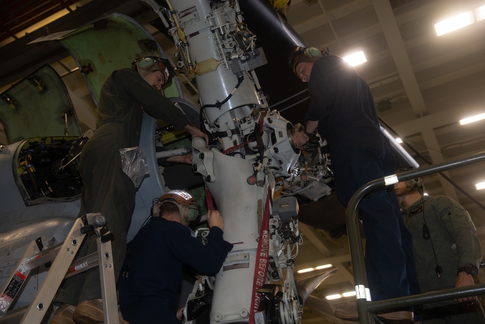 MV-22 Osprey Propeller Replacement