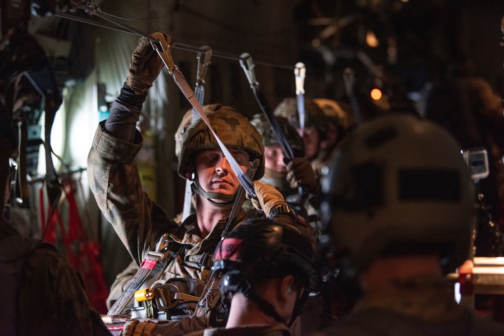 ADR 22-4 Day 3: U.S./Polish Conduct Static Line Training