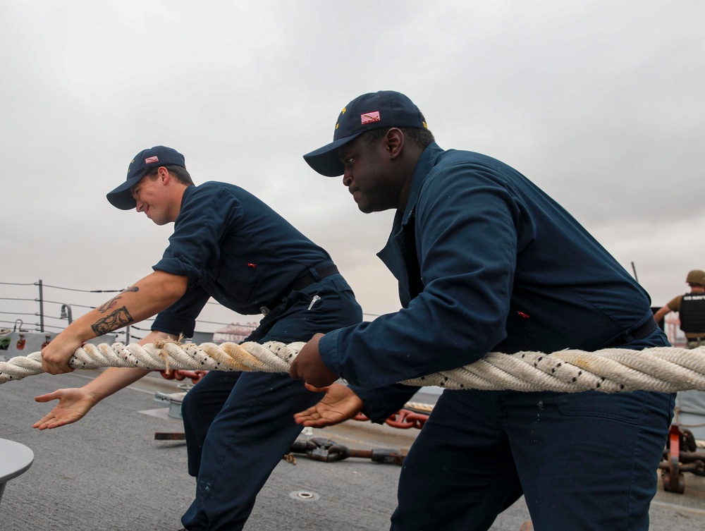 USS Delbert D. Black Conducts Brief Stop for Fuel in Oman